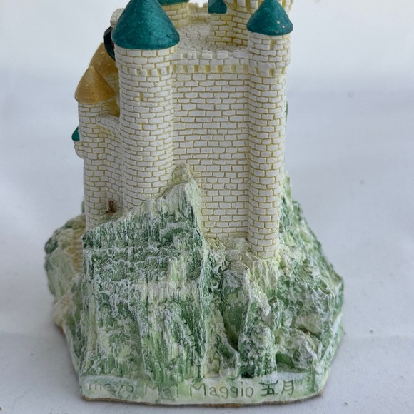 Enchanted Kingdoms 1990 Castle - Hand Painted - Picture 3 of 6